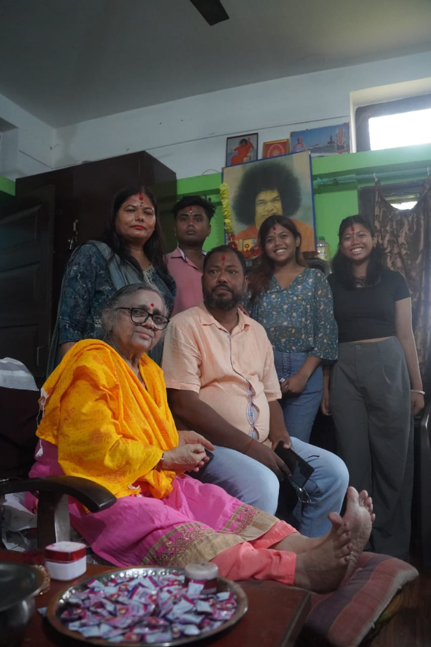 सांसद योगेन्द्र मण्डलले छोरा तेजस्वीको जन्मदिन समाज सेवा गर्दै मनाए