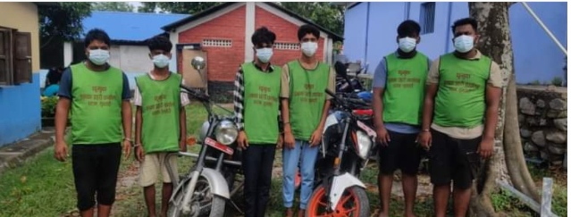 इलाका प्रहरी कार्यालय धरान सुनसरीले चोरीको २ वटा मोटरसाईकल सहित ६ जनालाई पक्राउ