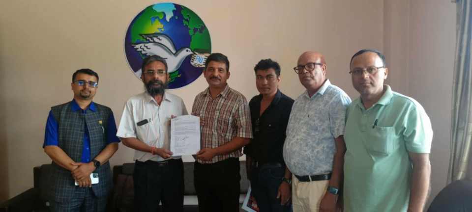 क्रियशील पत्रकार साझा मोर्चातर्फवाट दवाव स्वरुप अध्यक्ष विपुल पोखरेल लाई  ज्ञापनपत्र