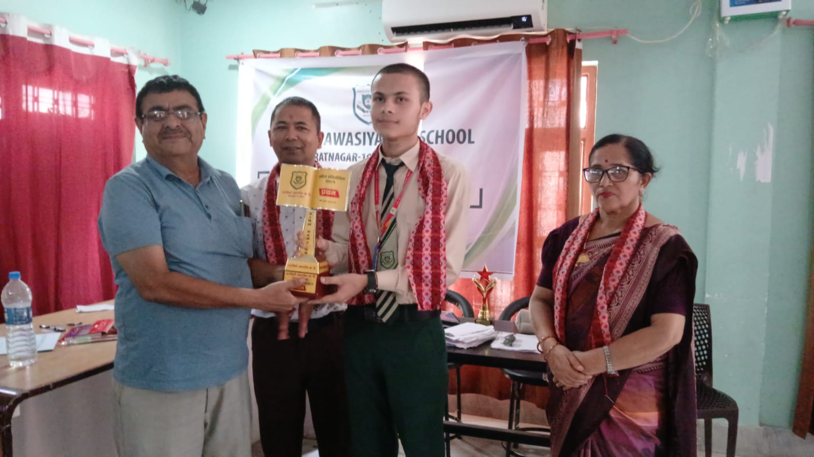 अरनिकोले आयोजना गरेको कविता प्रतियोगितामा आयुष पहिलो 