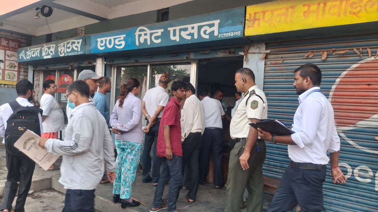 विराटनगरका अधिकांश माछा–मासु पसलमा सरसफाईको कमी 