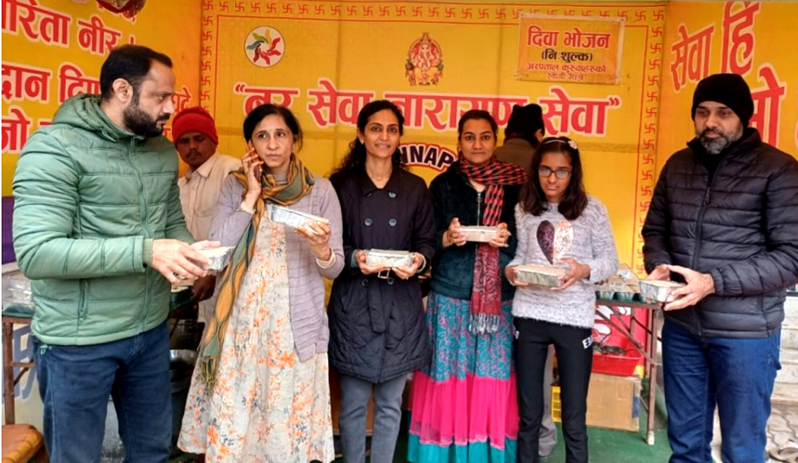 कोशी अस्पतालमा निःशुल्क खाना वितरणले एक वर्ष पूरा: समाजसेवीहरूको निरन्तर सहयोग
