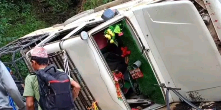 खोटाङमा बोलेरो गाडी दुर्घटना, ६ जना घाइते