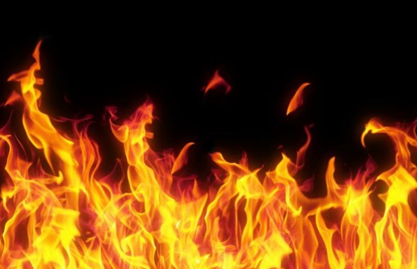 विराटनगरमा आगलागी, दुई पसलका सामान जलेर नष्ट